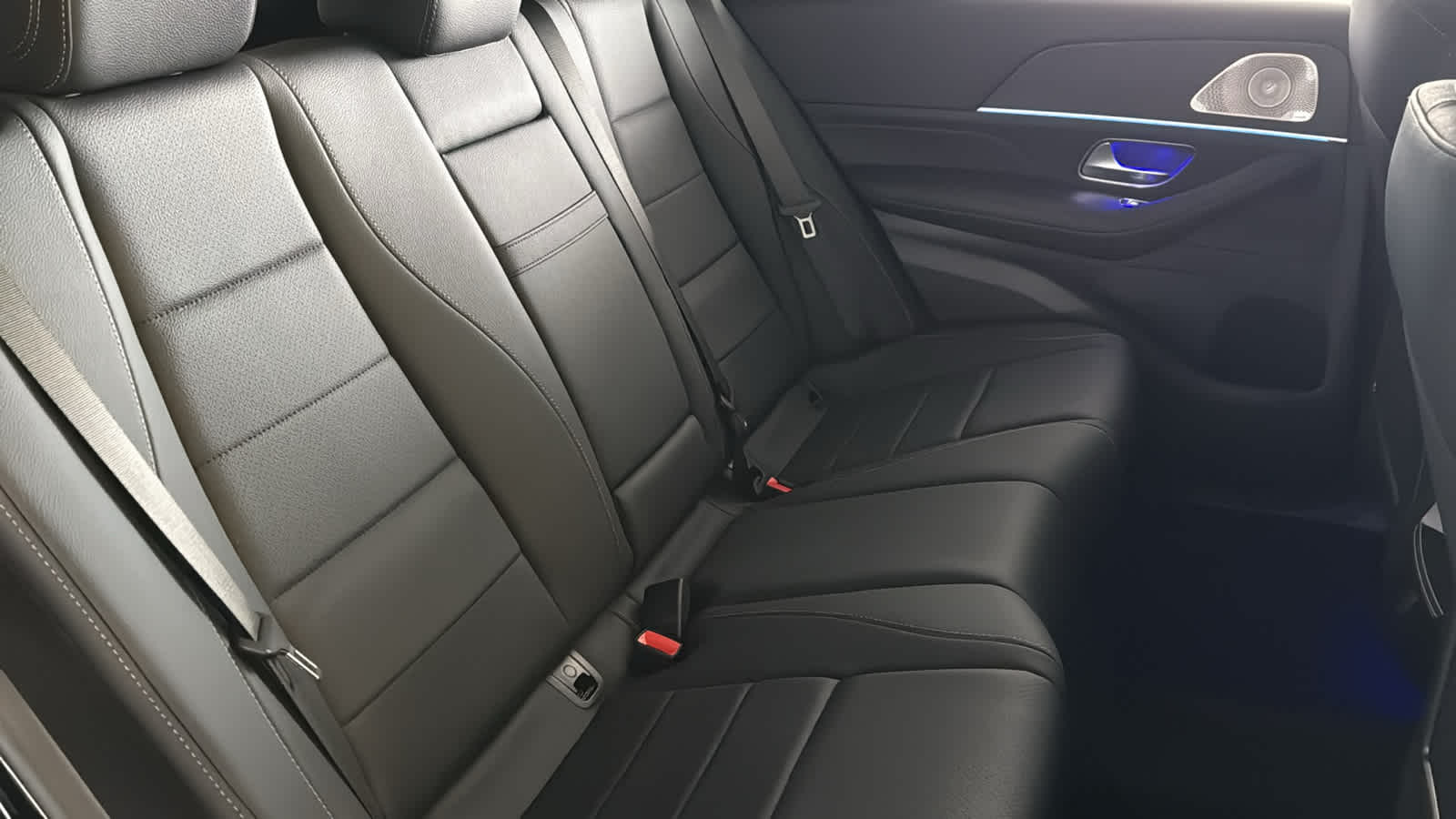 Thumbnail: 2026 Mercedes-Benz GLE - 36