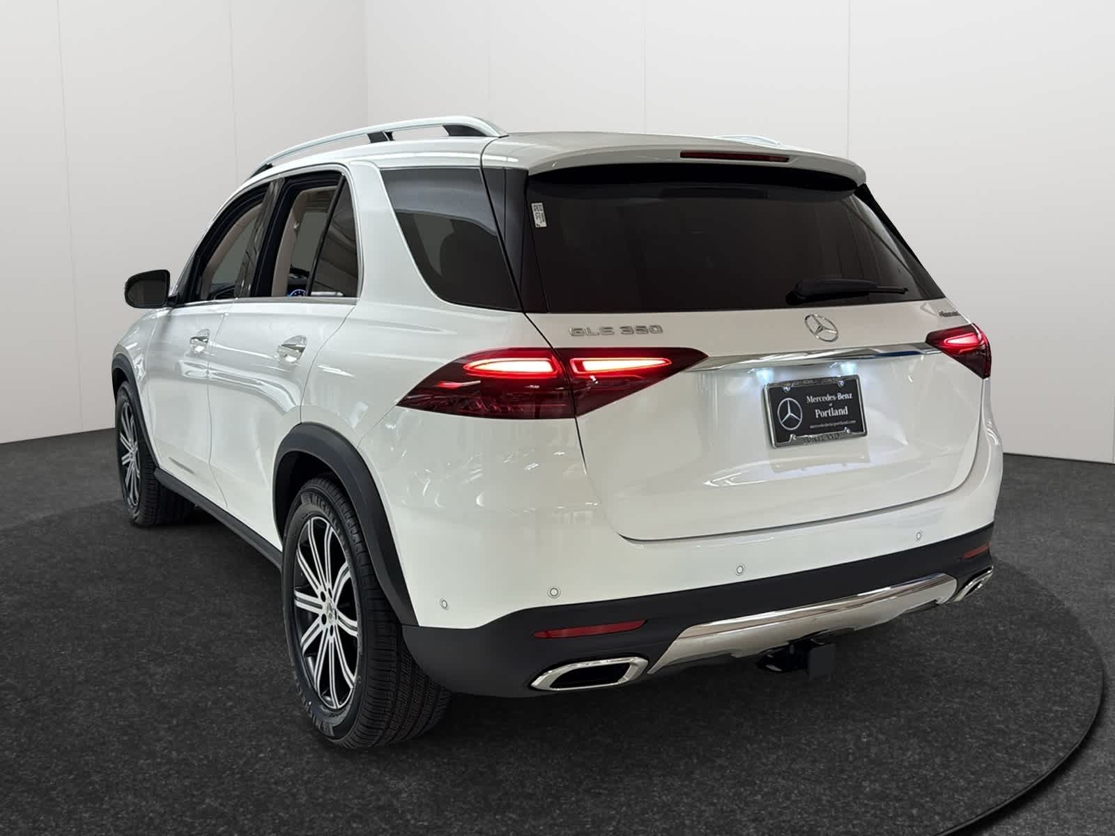 Thumbnail: 2026 Mercedes-Benz GLE - 6