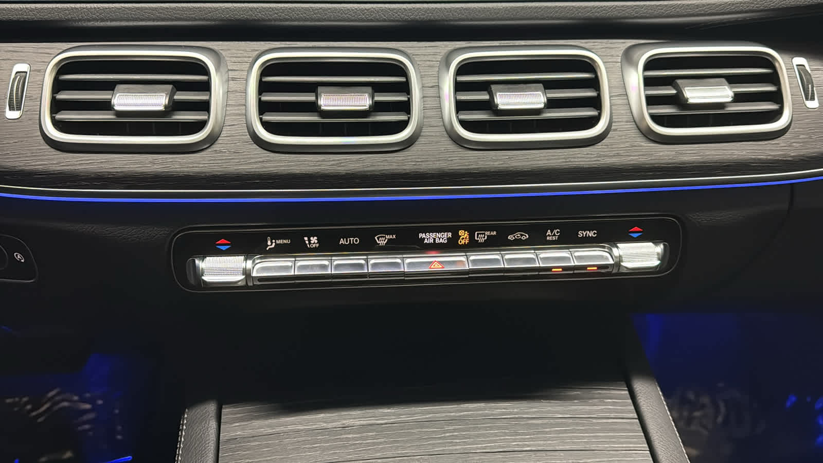 Thumbnail: 2026 Mercedes-Benz GLE - 23