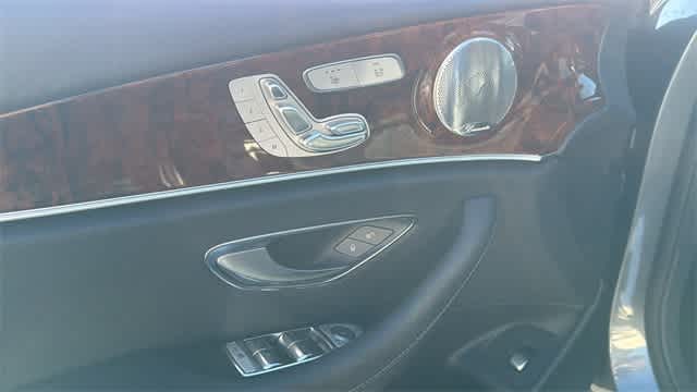 Thumbnail: 2017 Mercedes-Benz E-Class - 15