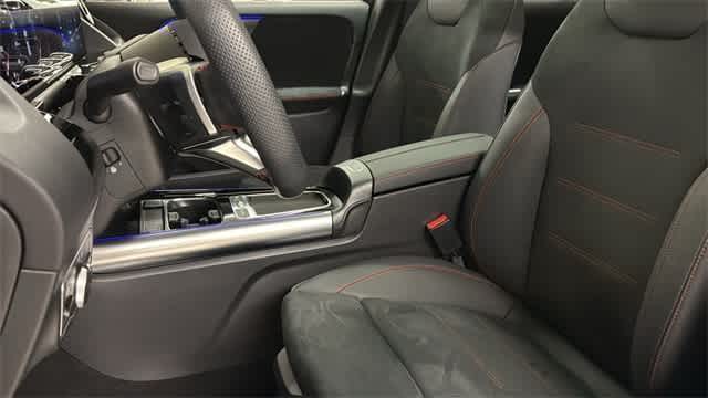 Thumbnail: 2025 Mercedes-Benz GLA - 26