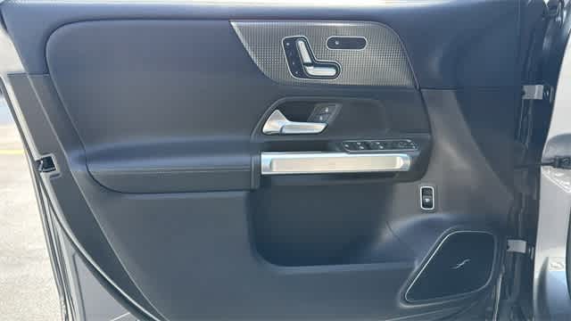 Thumbnail: 2021 Mercedes-Benz GLB - 30