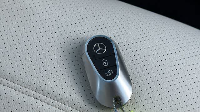 Thumbnail: 2026 Mercedes-Benz GLC - 36