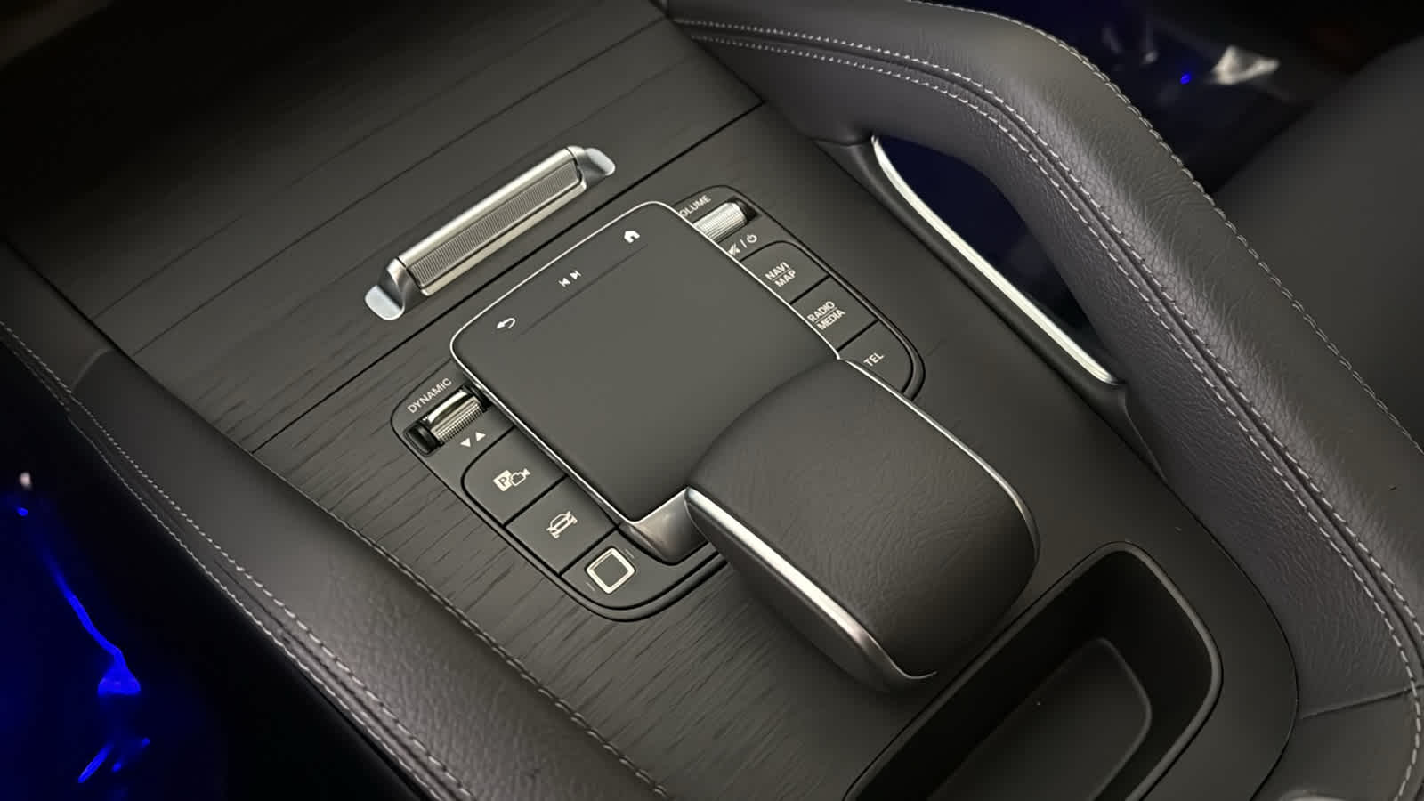 Thumbnail: 2026 Mercedes-Benz GLE - 25