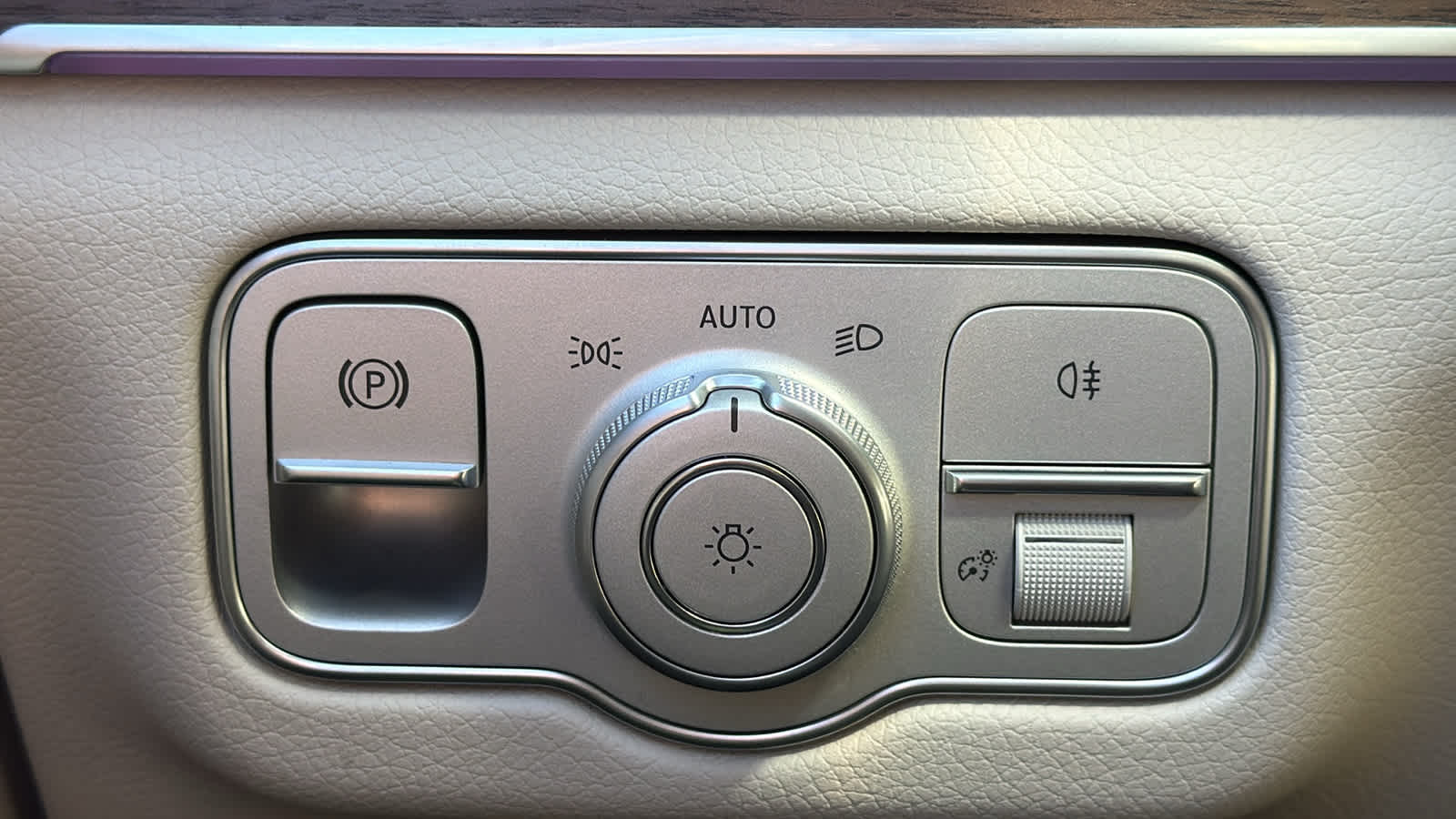 Thumbnail: 2026 Mercedes-Benz GLE - 19