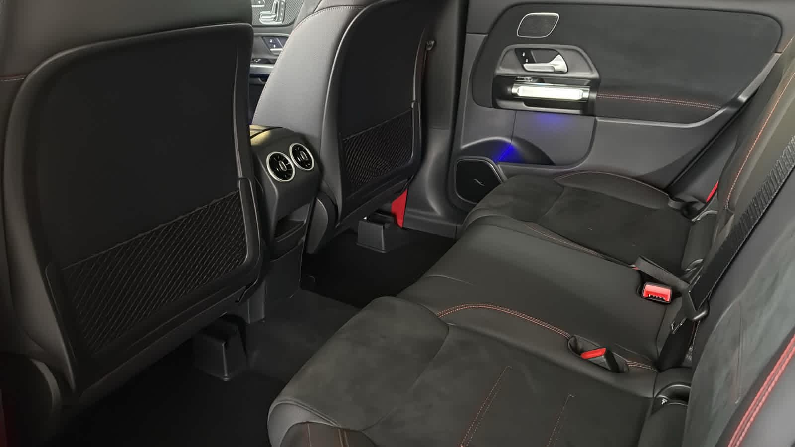 Thumbnail: 2026 Mercedes-Benz GLB - 30