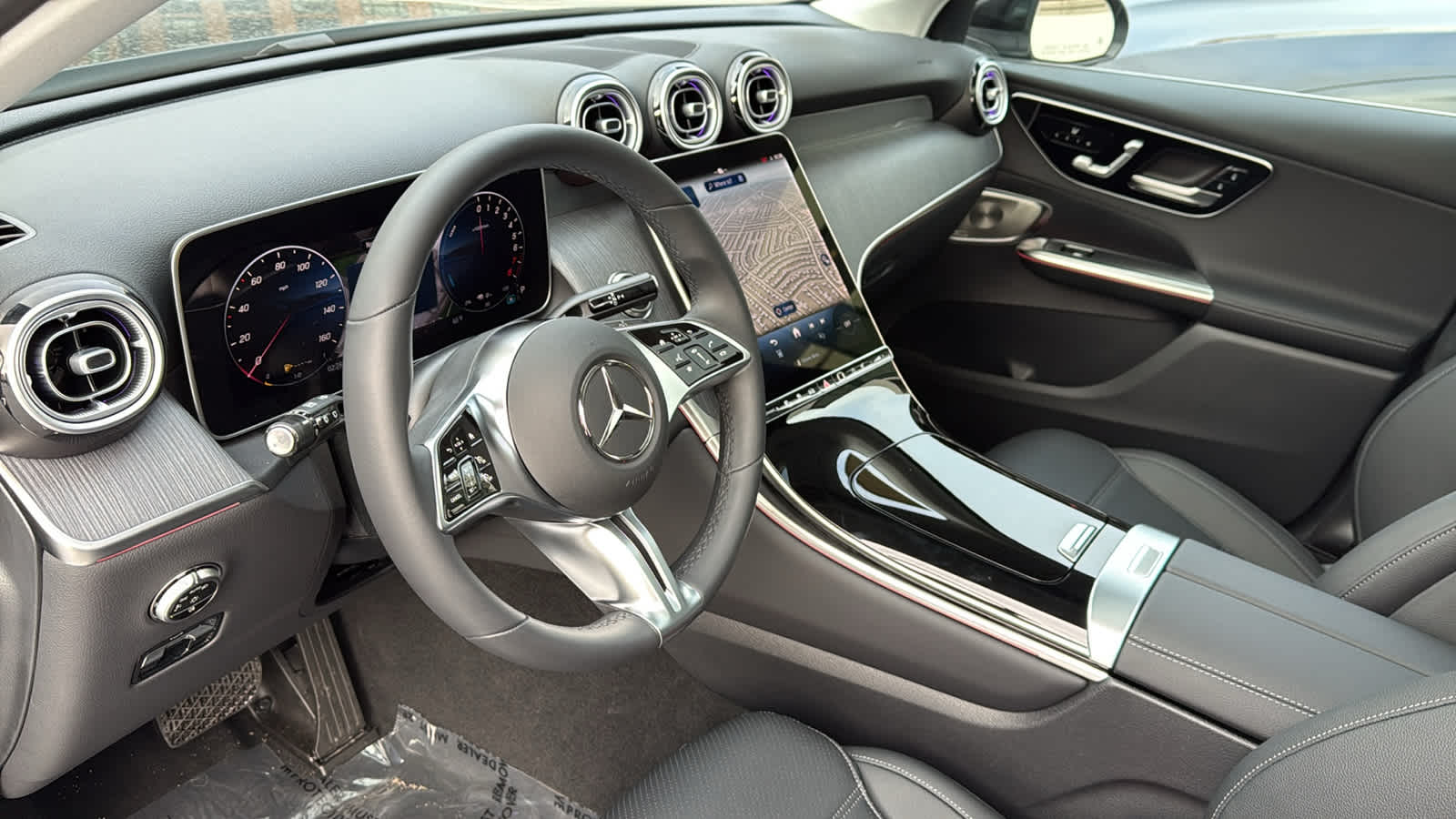 Thumbnail: 2025 Mercedes-Benz GLC - 26