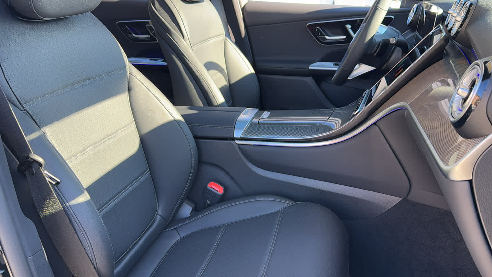 Thumbnail: 2026 Mercedes-Benz GLC - 35