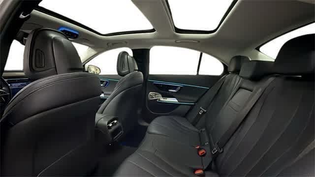 Thumbnail: 2025 Mercedes-Benz E-Class - 10