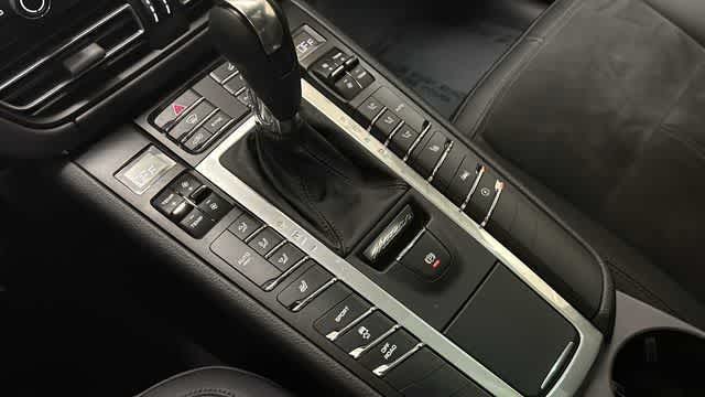 Thumbnail: 2021 Porsche Macan - 19