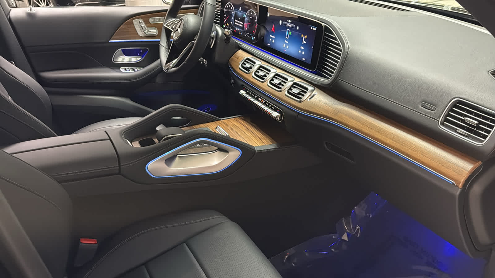 Thumbnail: 2026 Mercedes-Benz GLE - 38