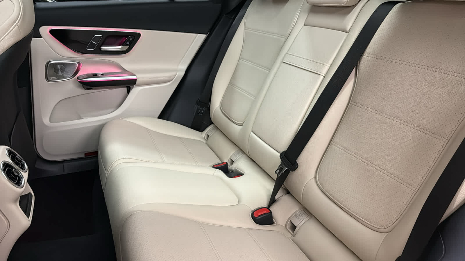 Thumbnail: 2026 Mercedes-Benz GLC - 30