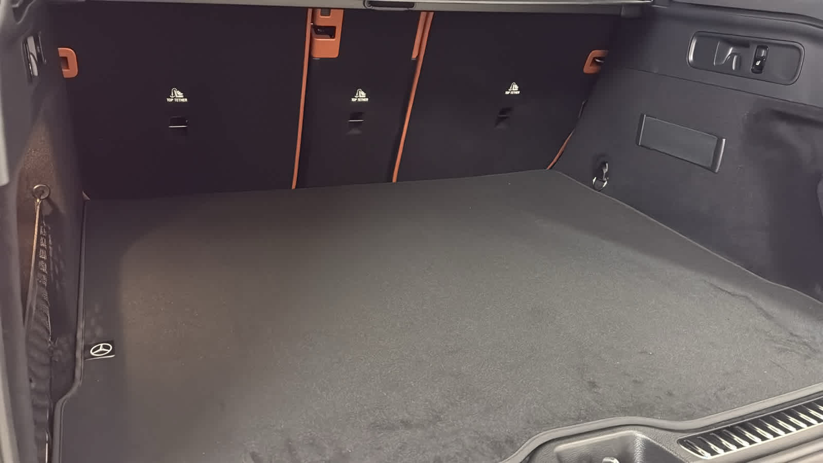 Thumbnail: 2026 Mercedes-Benz GLC - 32