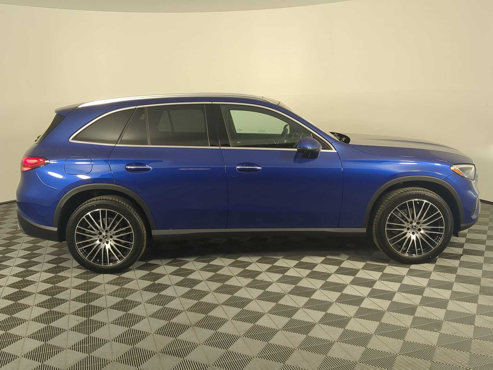 Thumbnail: 2026 Mercedes-Benz GLC - 6