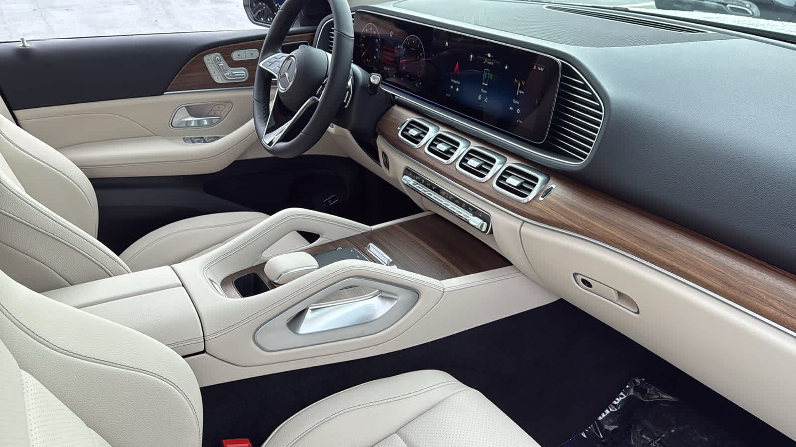 Thumbnail: 2026 Mercedes-Benz GLE - 34