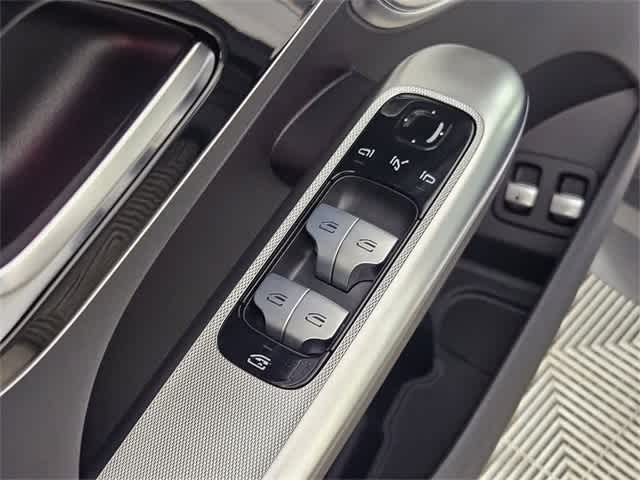 Thumbnail: 2025 Mercedes-Benz GLC - 17