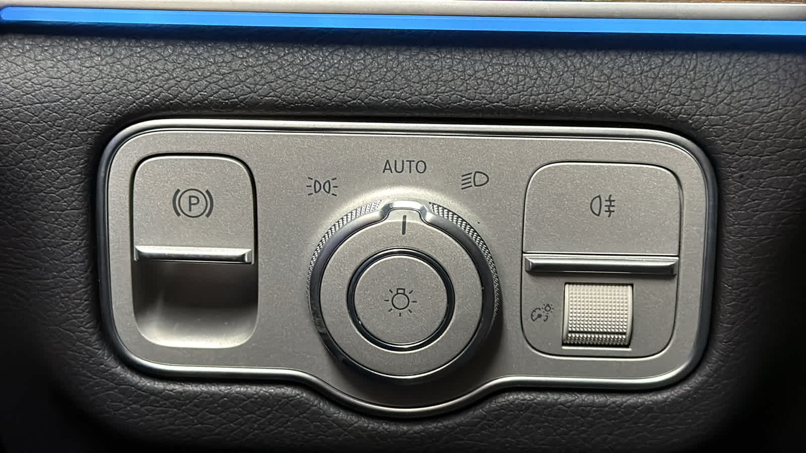 Thumbnail: 2026 Mercedes-Benz GLE - 18