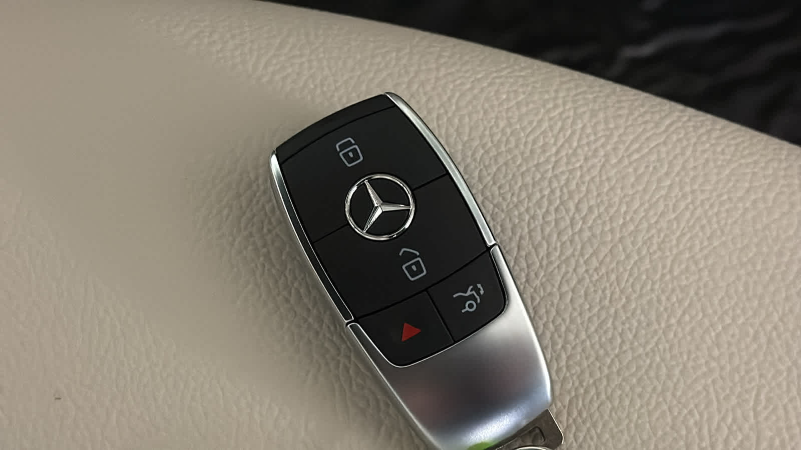 Thumbnail: 2026 Mercedes-Benz GLB - 39