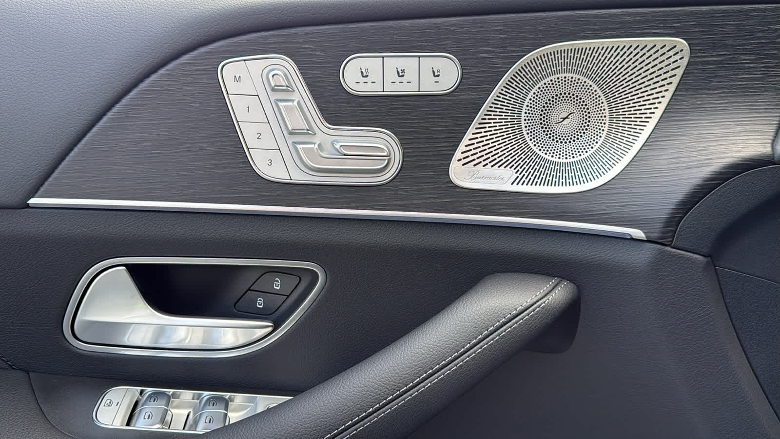 Thumbnail: 2026 Mercedes-Benz GLE - 18