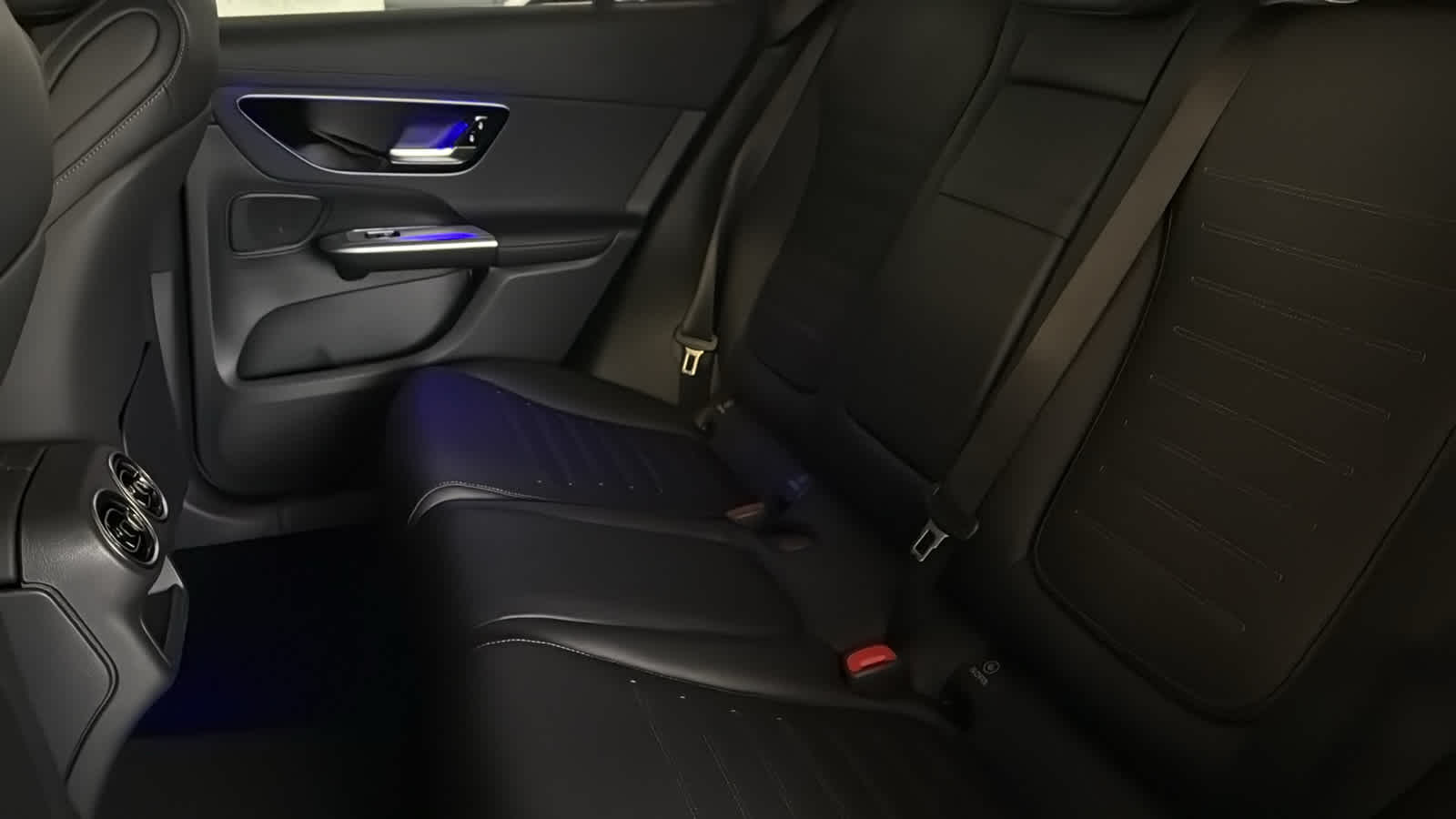 Thumbnail: 2026 Mercedes-Benz GLC - 32