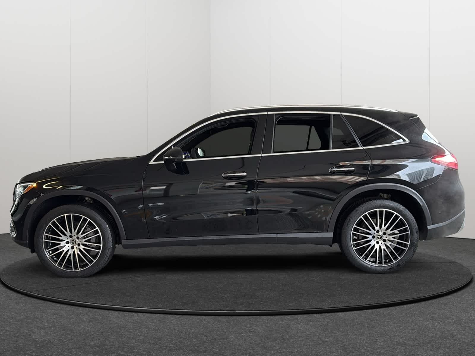 Thumbnail: 2025 Mercedes-Benz GLC - 3