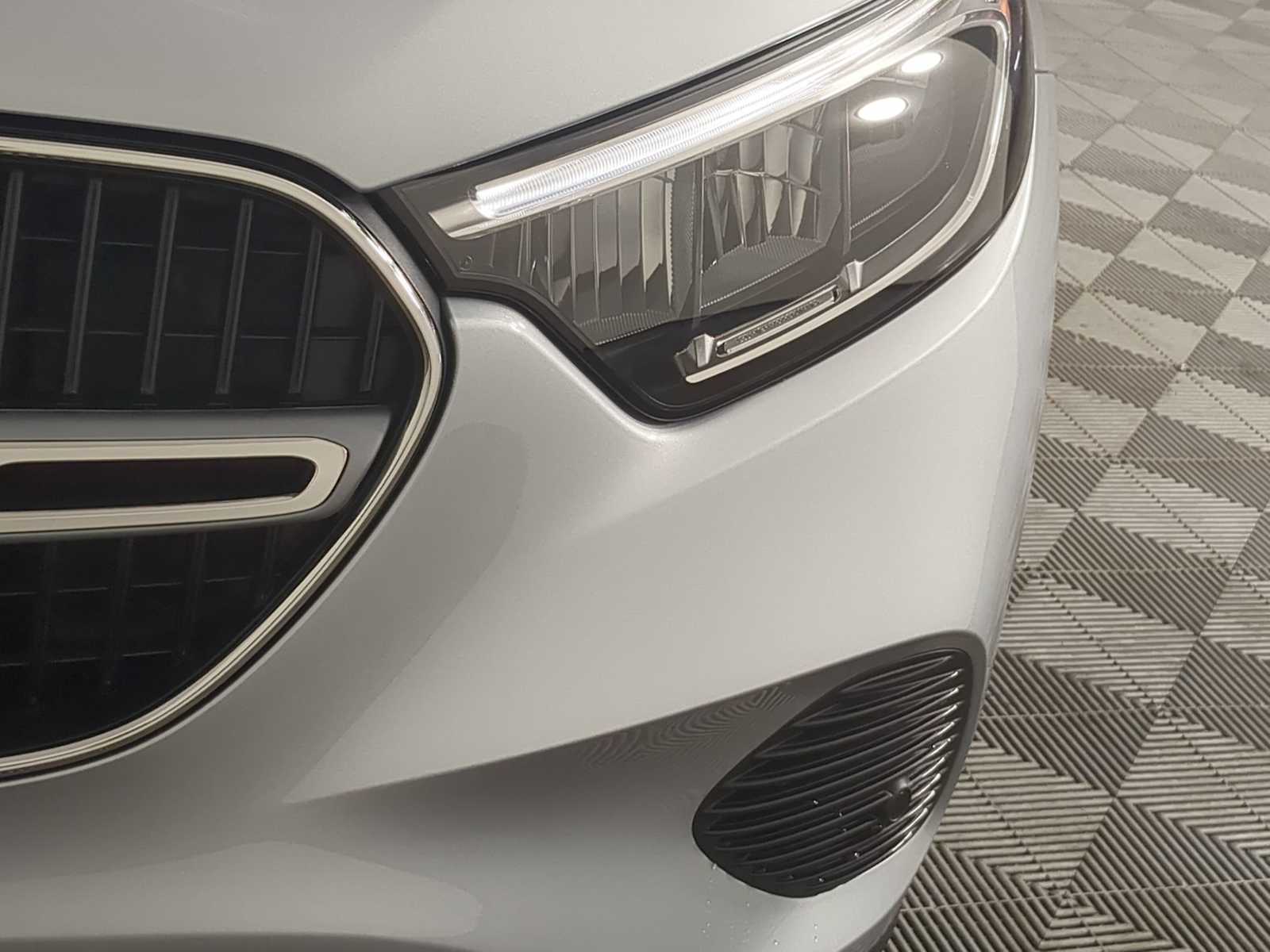 Thumbnail: 2026 Mercedes-Benz GLC - 10