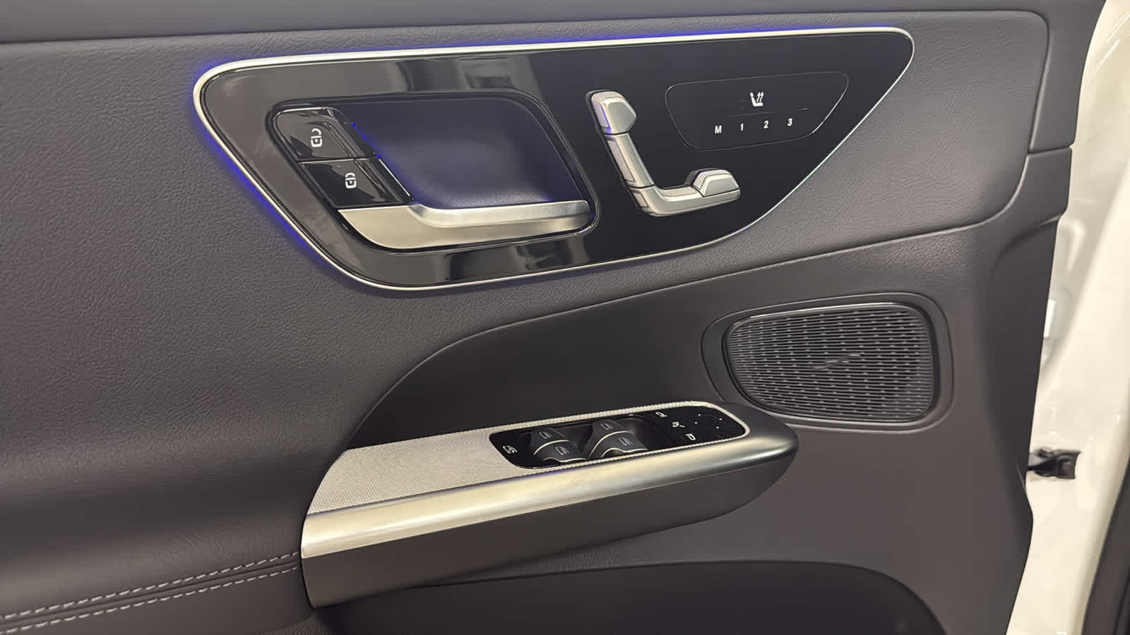 Thumbnail: 2026 Mercedes-Benz GLC - 16