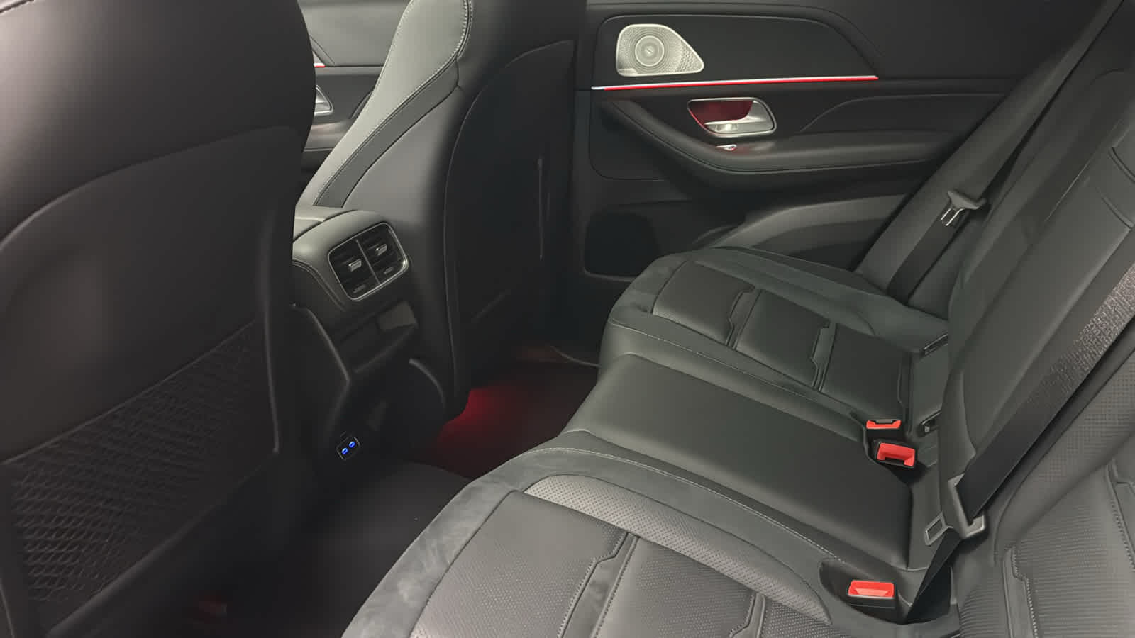 Thumbnail: 2025 Mercedes-Benz GLE - 32