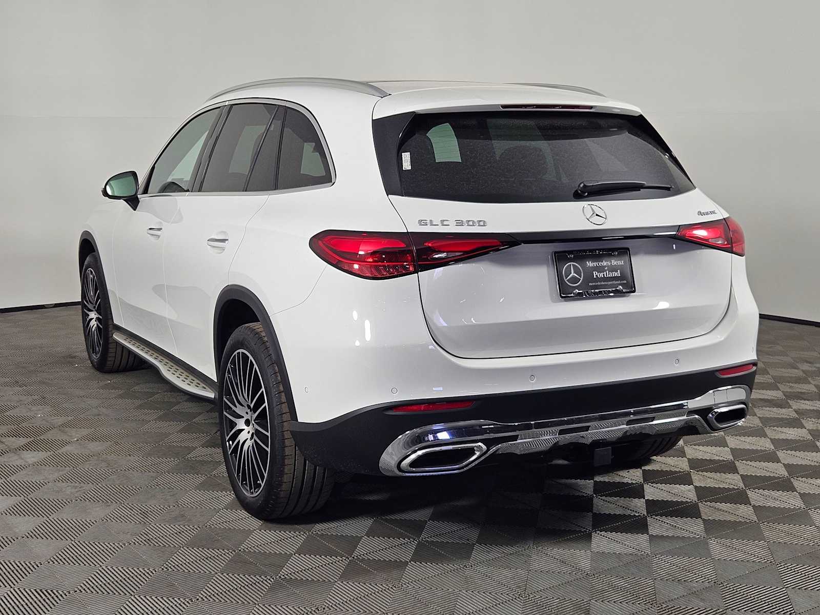 2025 Mercedes-Benz GLC 300 3
