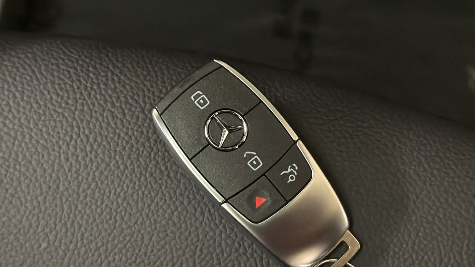 Thumbnail: 2026 Mercedes-Benz GLB - 39