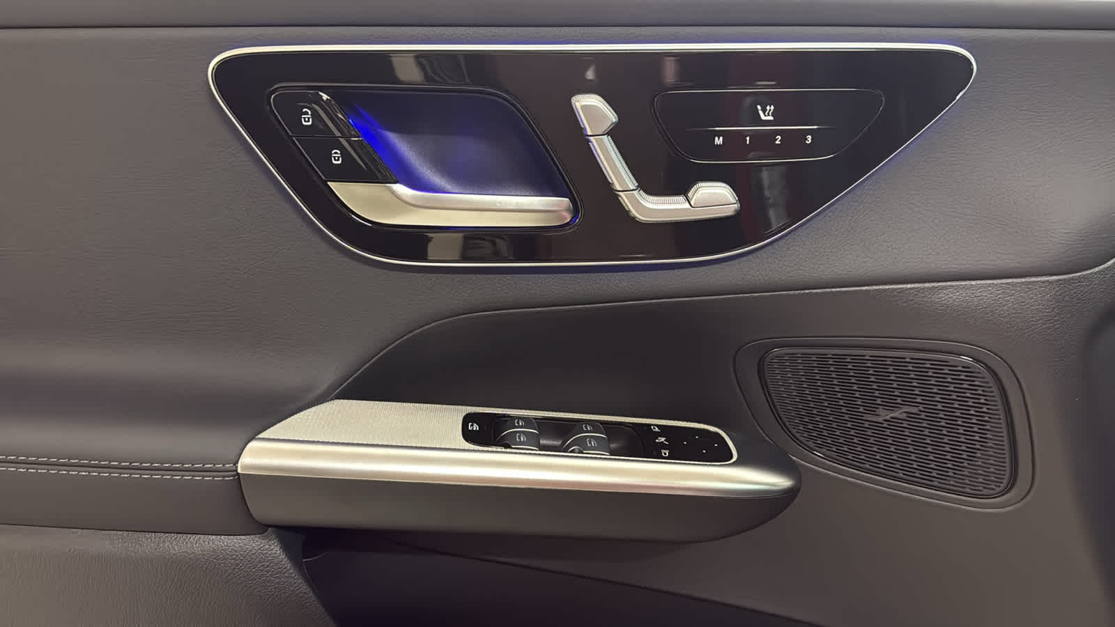 Thumbnail: 2026 Mercedes-Benz GLC - 16