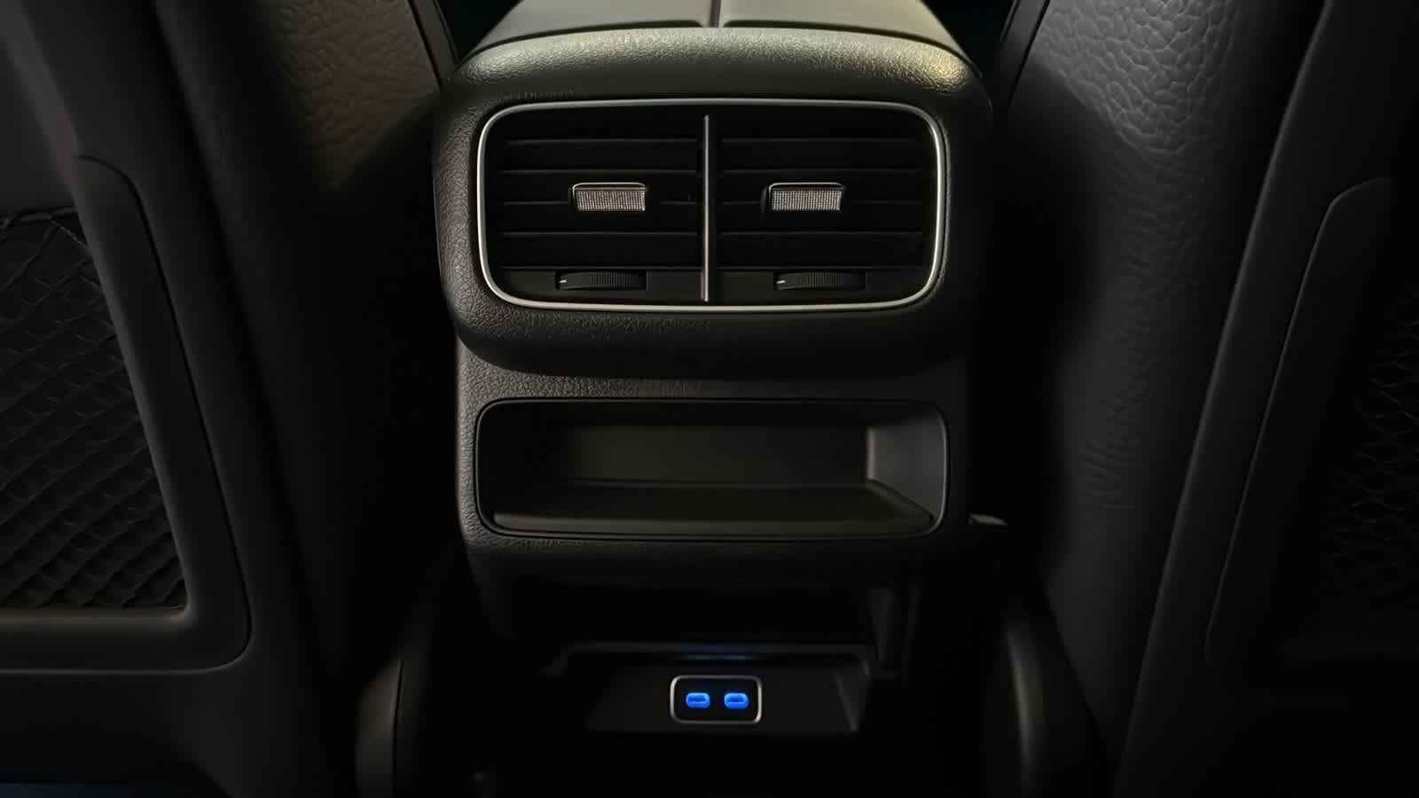 Thumbnail: 2026 Mercedes-Benz GLE - 30