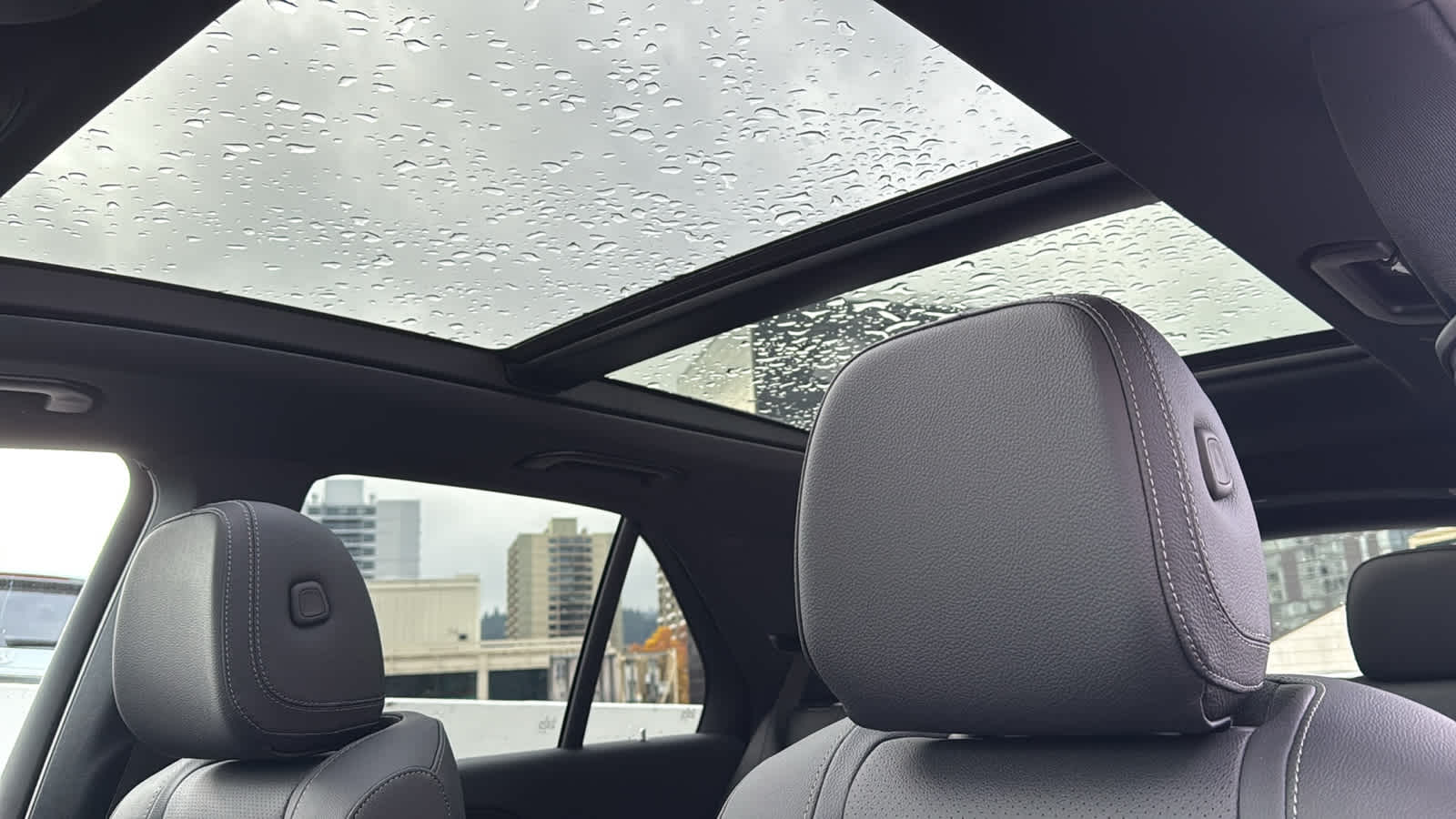 Thumbnail: 2026 Mercedes-Benz GLE - 24