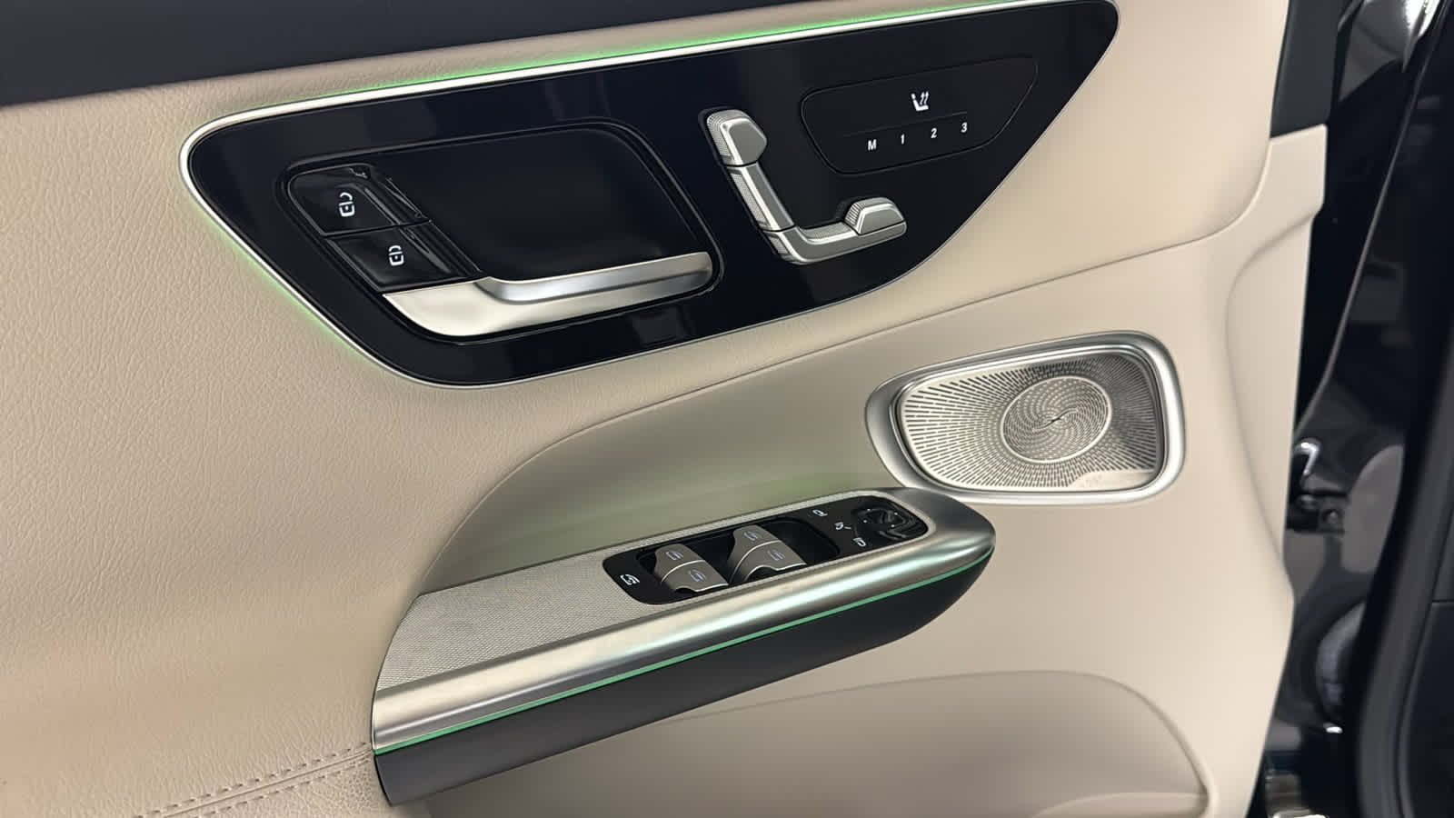 Thumbnail: 2026 Mercedes-Benz GLC - 15