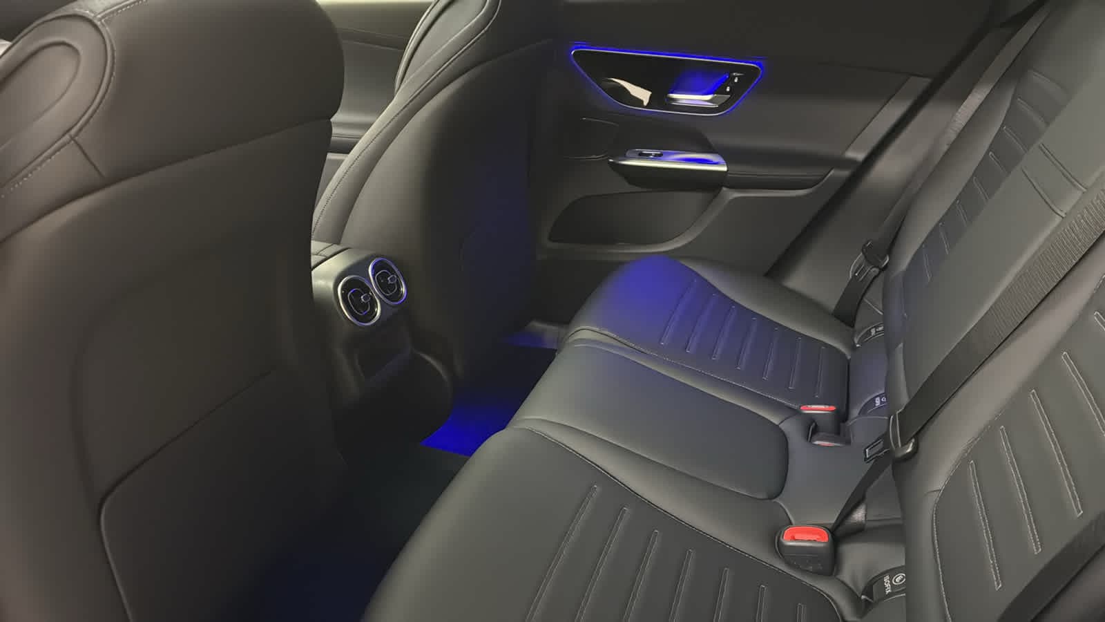 Thumbnail: 2026 Mercedes-Benz GLC - 30