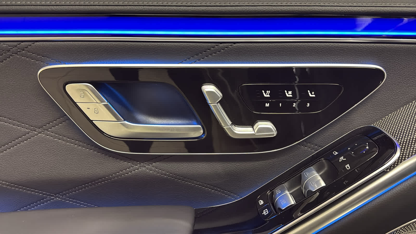 Thumbnail: 2025 Mercedes-Benz S-Class - 16