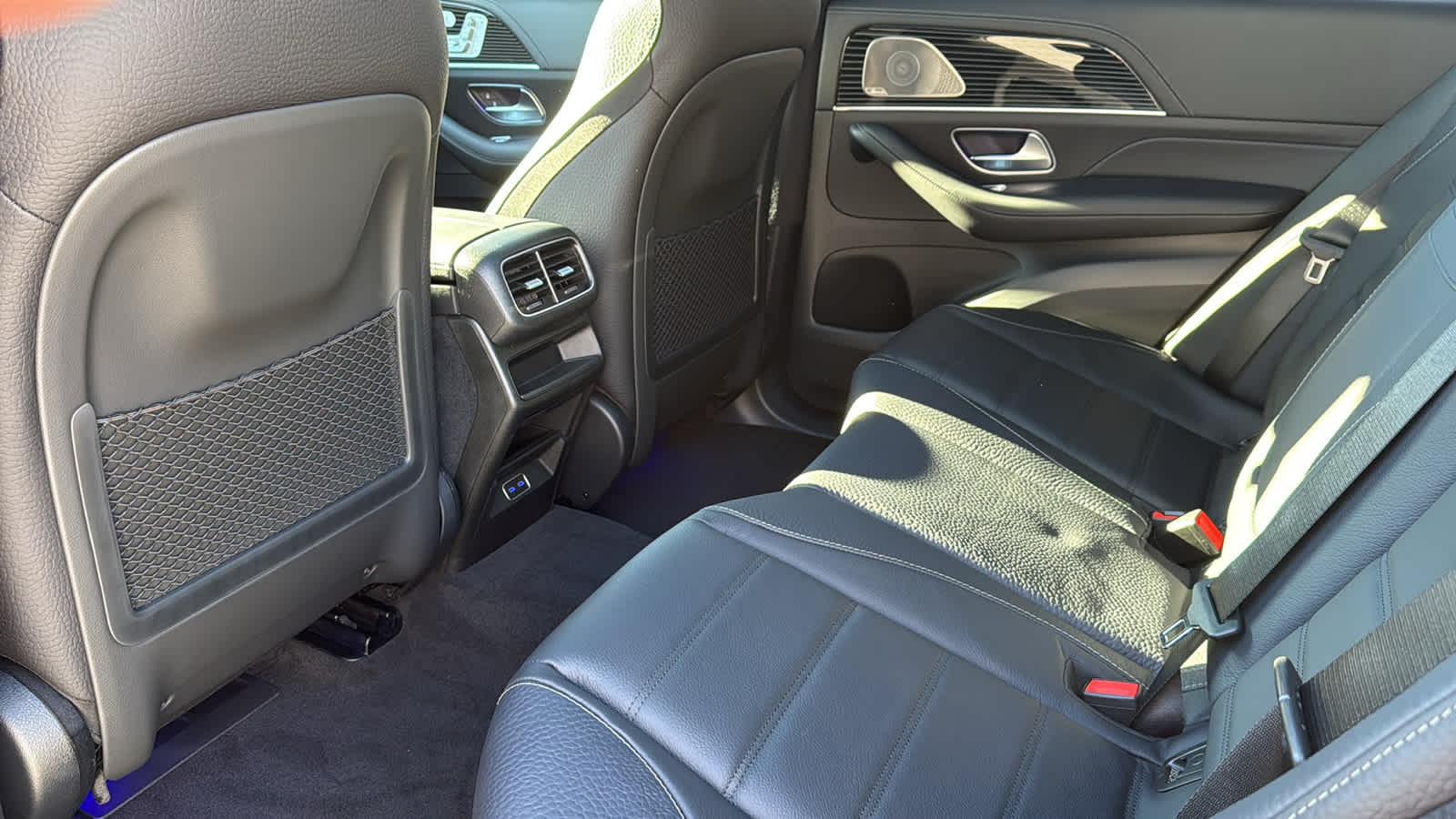 Thumbnail: 2026 Mercedes-Benz GLE - 31