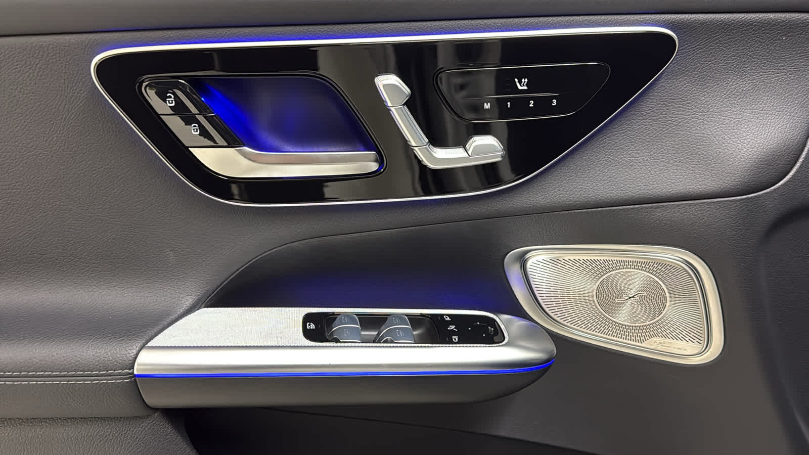 Thumbnail: 2023 Mercedes-Benz GLC - 17