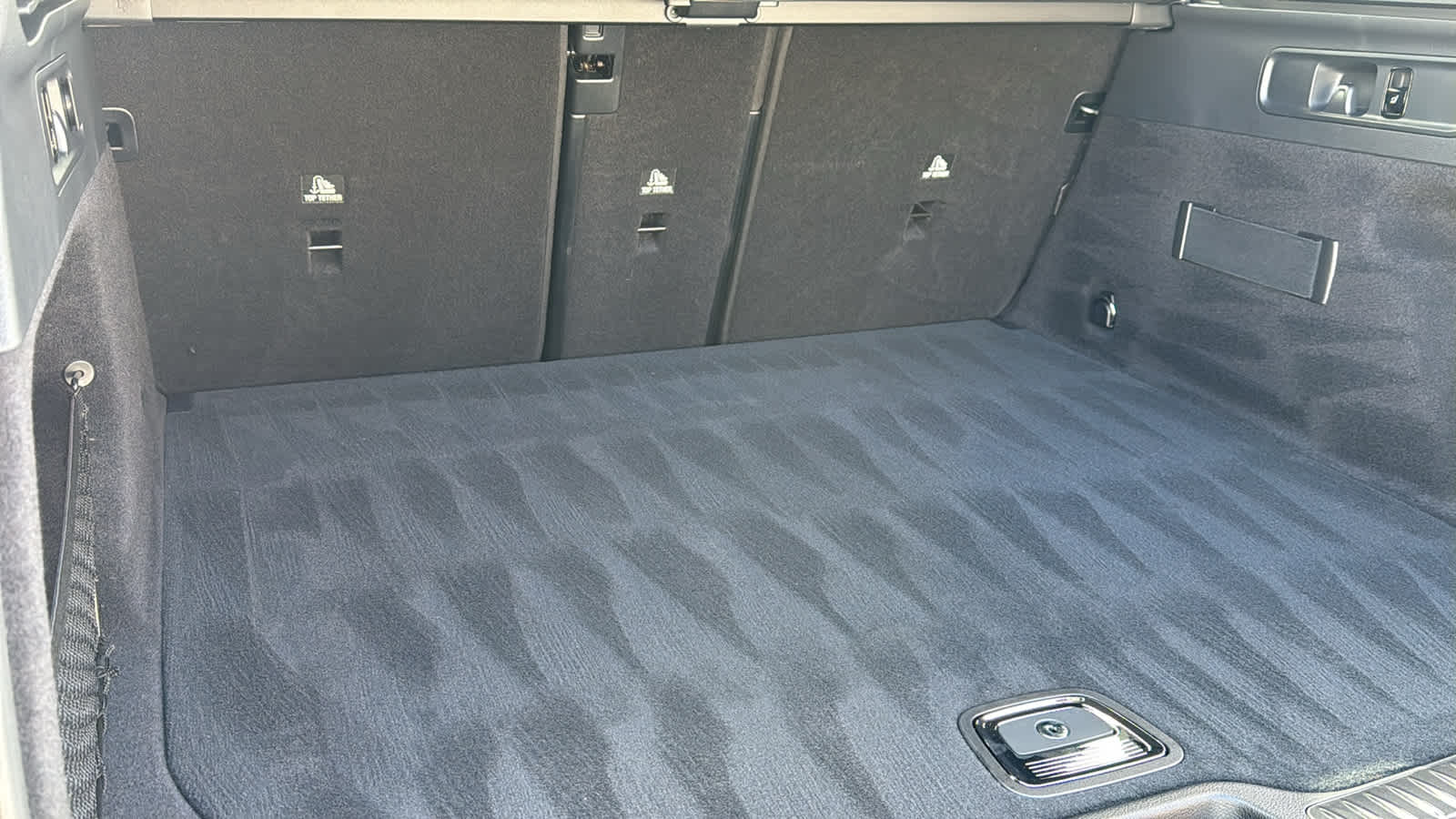 Thumbnail: 2026 Mercedes-Benz GLC - 33