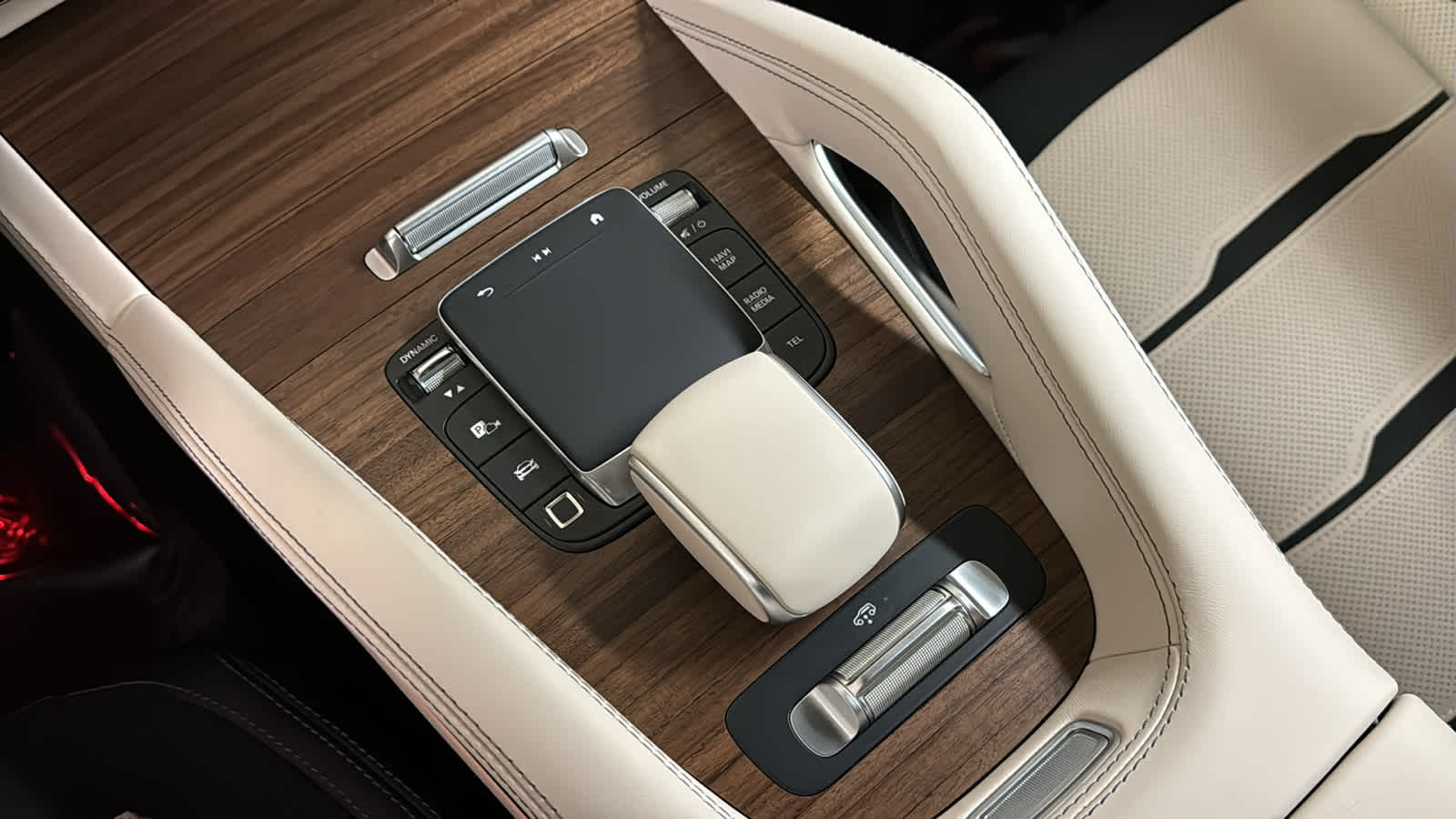 Thumbnail: 2026 Mercedes-Benz GL-Class - 25