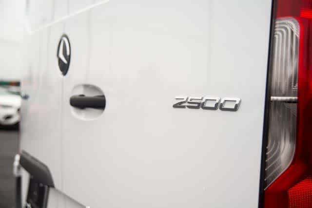 Thumbnail: 2025 Mercedes-Benz Sprinter - 16