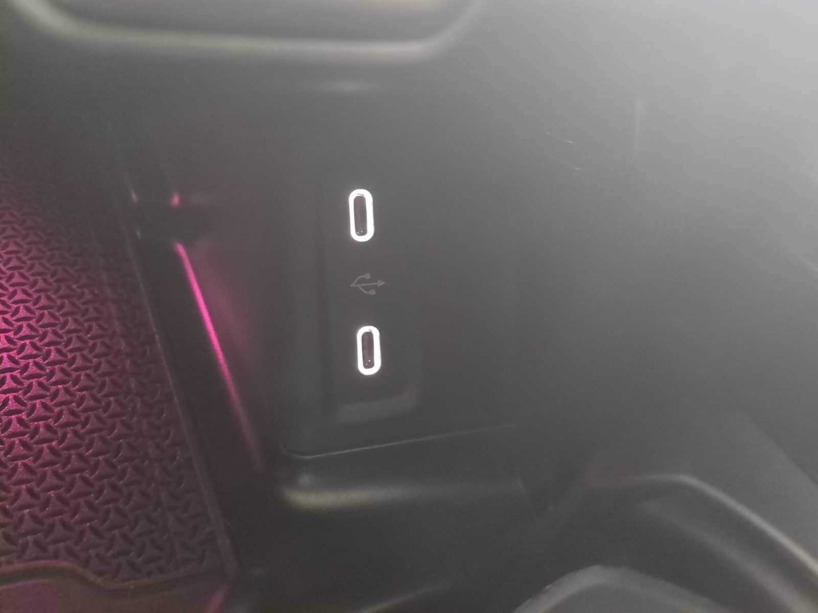 Thumbnail: 2026 Mercedes-Benz GLC - 33