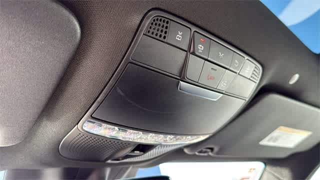 Thumbnail: 2022 Mercedes-Benz GLC - 24