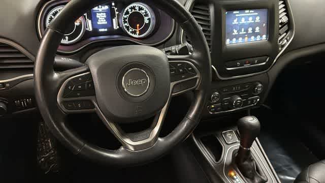 Thumbnail: 2021 Jeep Cherokee - 22