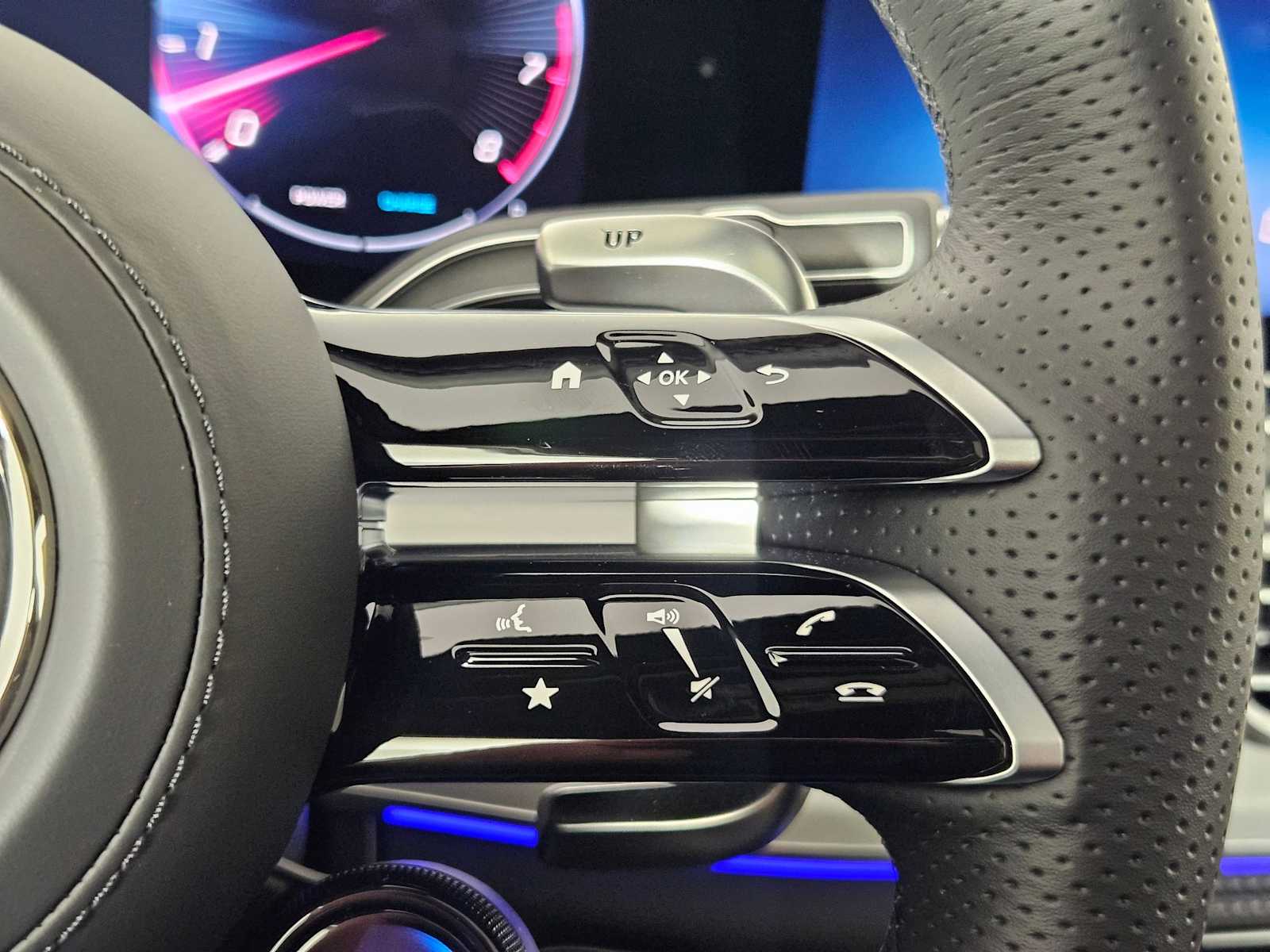 Thumbnail: 2025 Mercedes-Benz GLE - 25