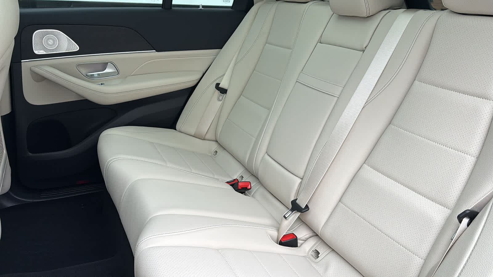 Thumbnail: 2026 Mercedes-Benz GLE - 33