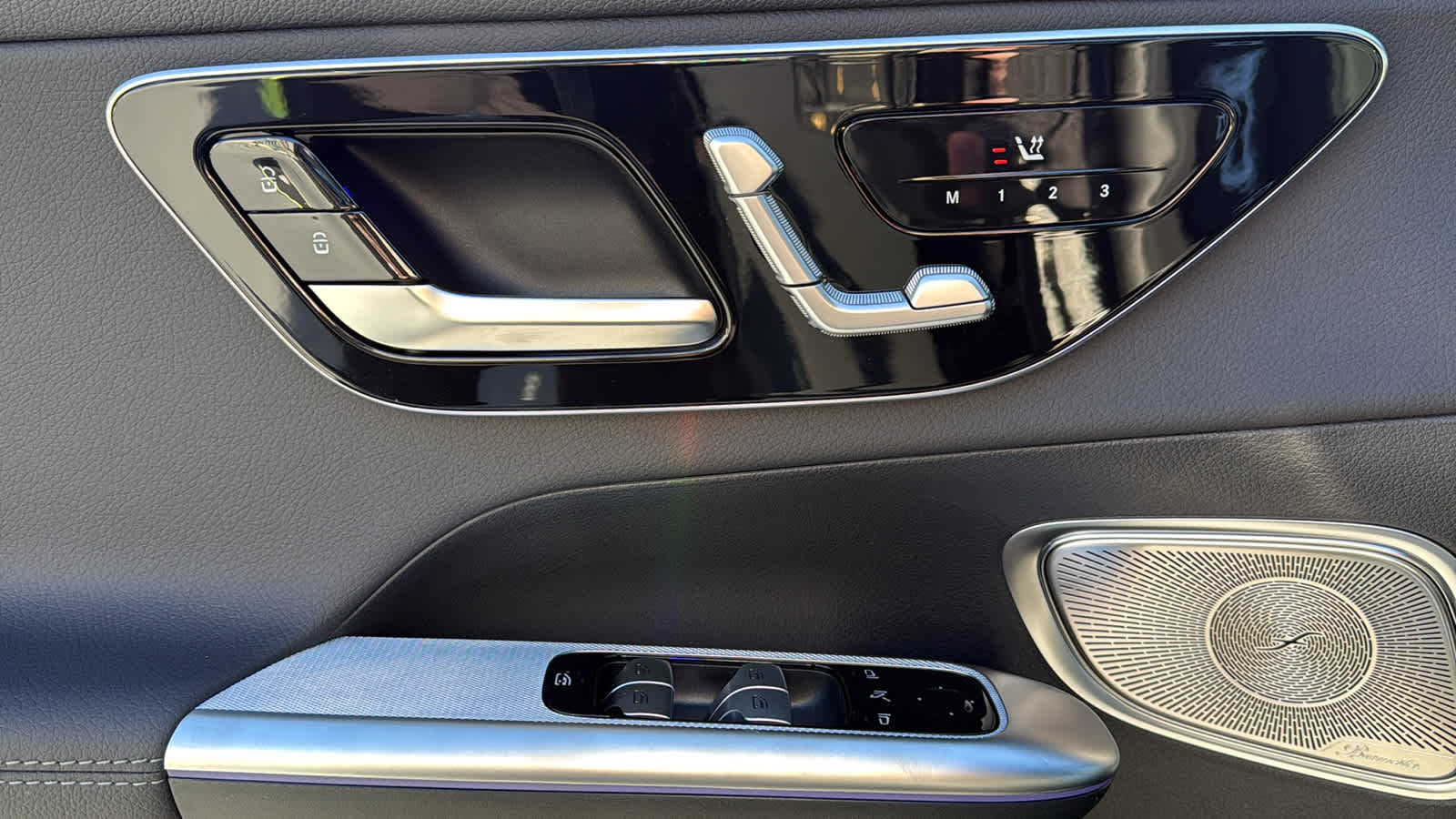 Thumbnail: 2026 Mercedes-Benz GLC - 17