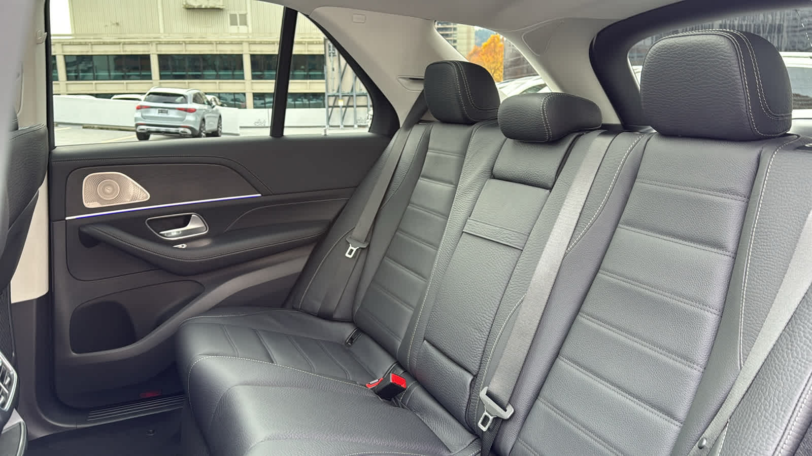 Thumbnail: 2026 Mercedes-Benz GLE - 30