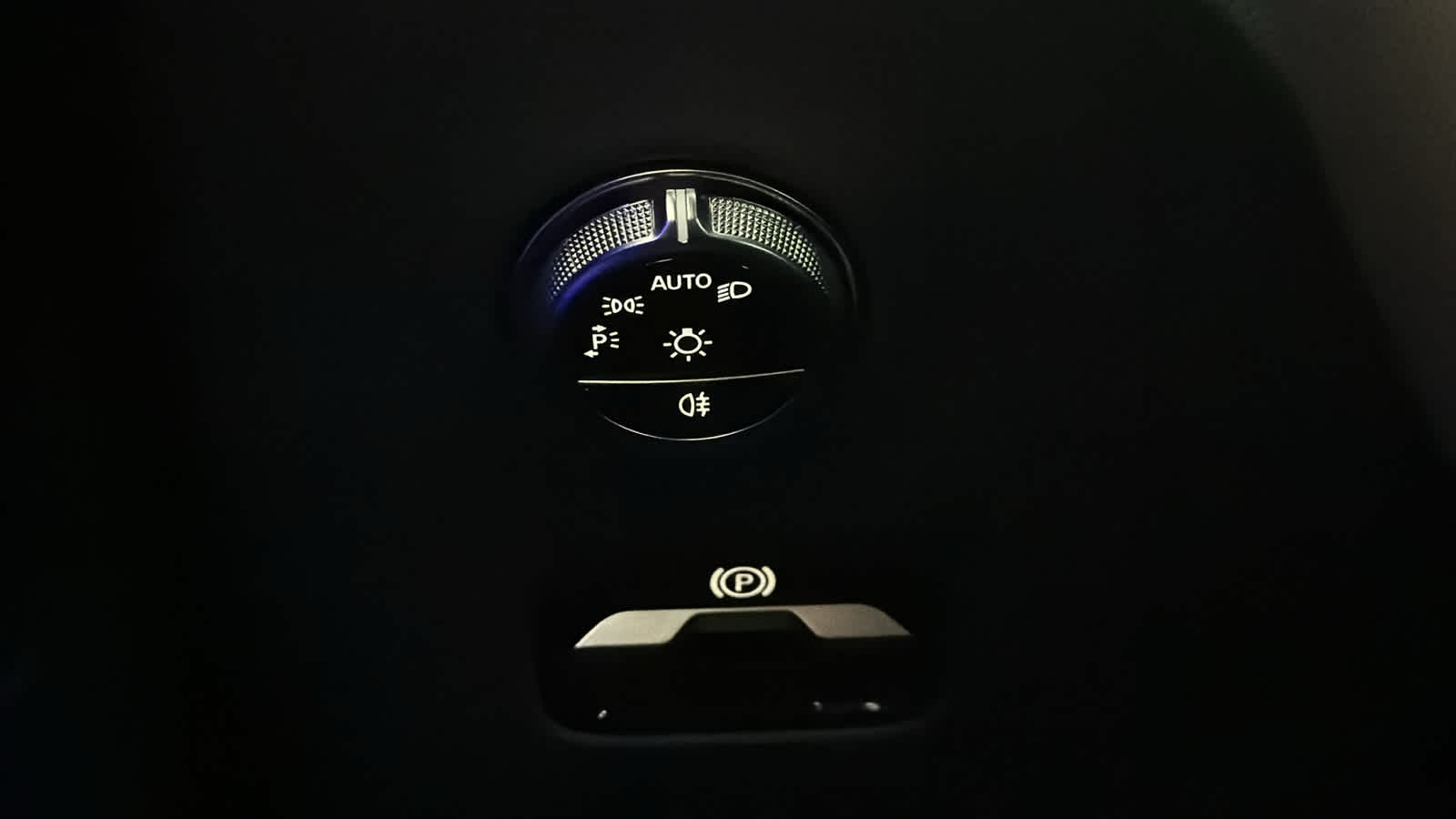 Thumbnail: 2025 Mercedes-Benz GLC - 17