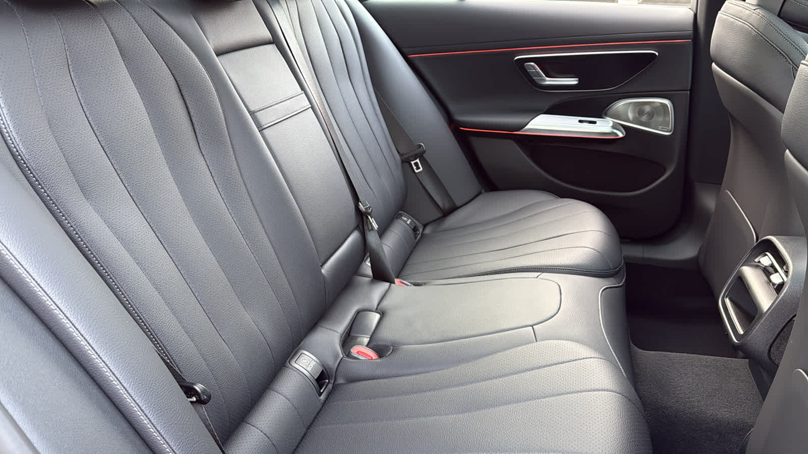 Thumbnail: 2026 Mercedes-Benz E-Class - 33